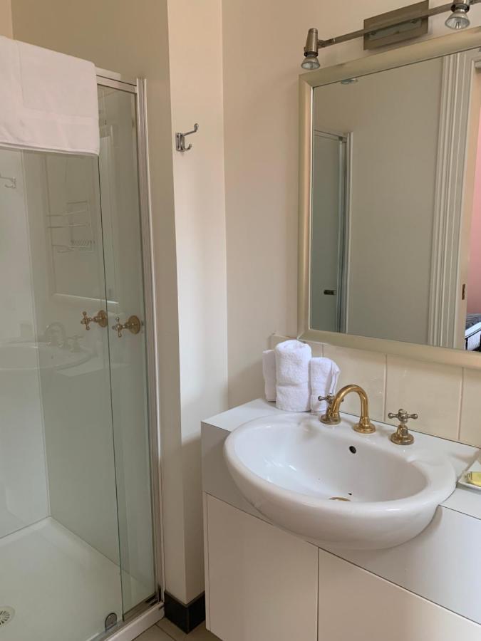 Rochester Tavern Hotell Eksteriør bilde